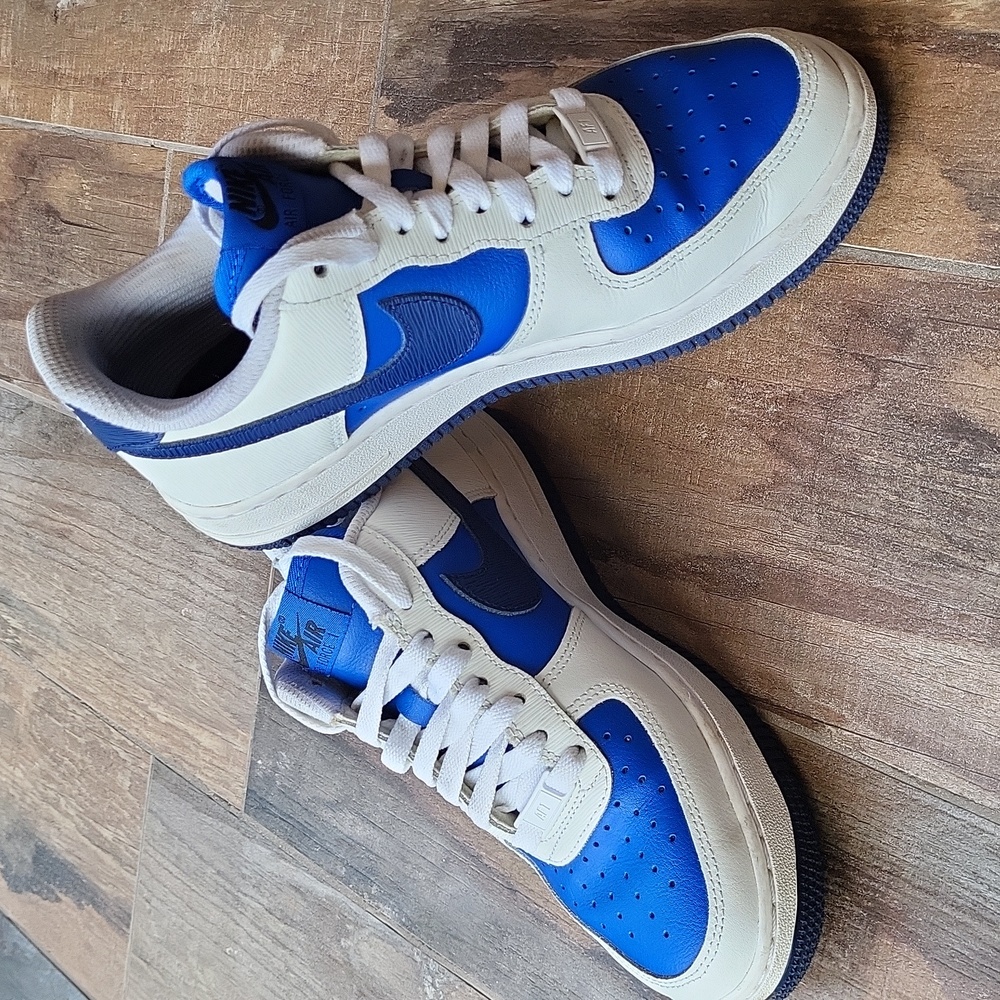 Nike Air Blue & White Air Force 1 Sneakers, M 5.5/6, W 7/7.5